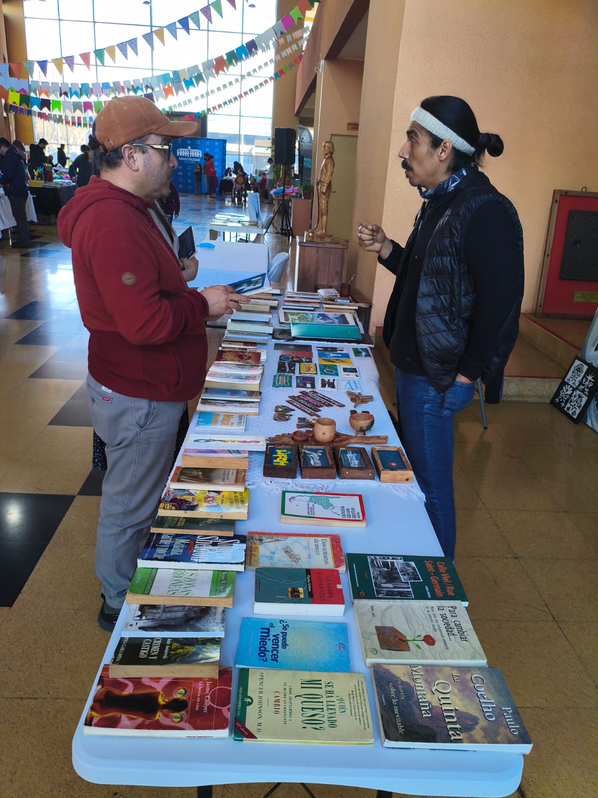 Segunda Feria del Libro Usado reunió a más de 10 expositores en Lautaro